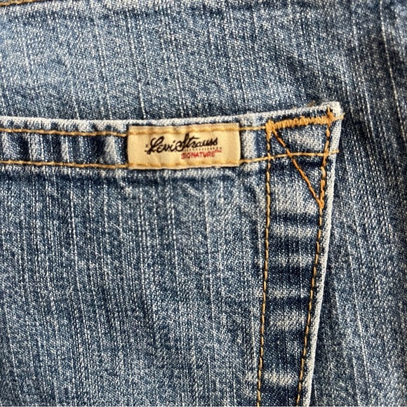Signature by Levi Strauss Mid Rise Straight Jeans – Women’s Misses Size 6 - Picture 4 of 9